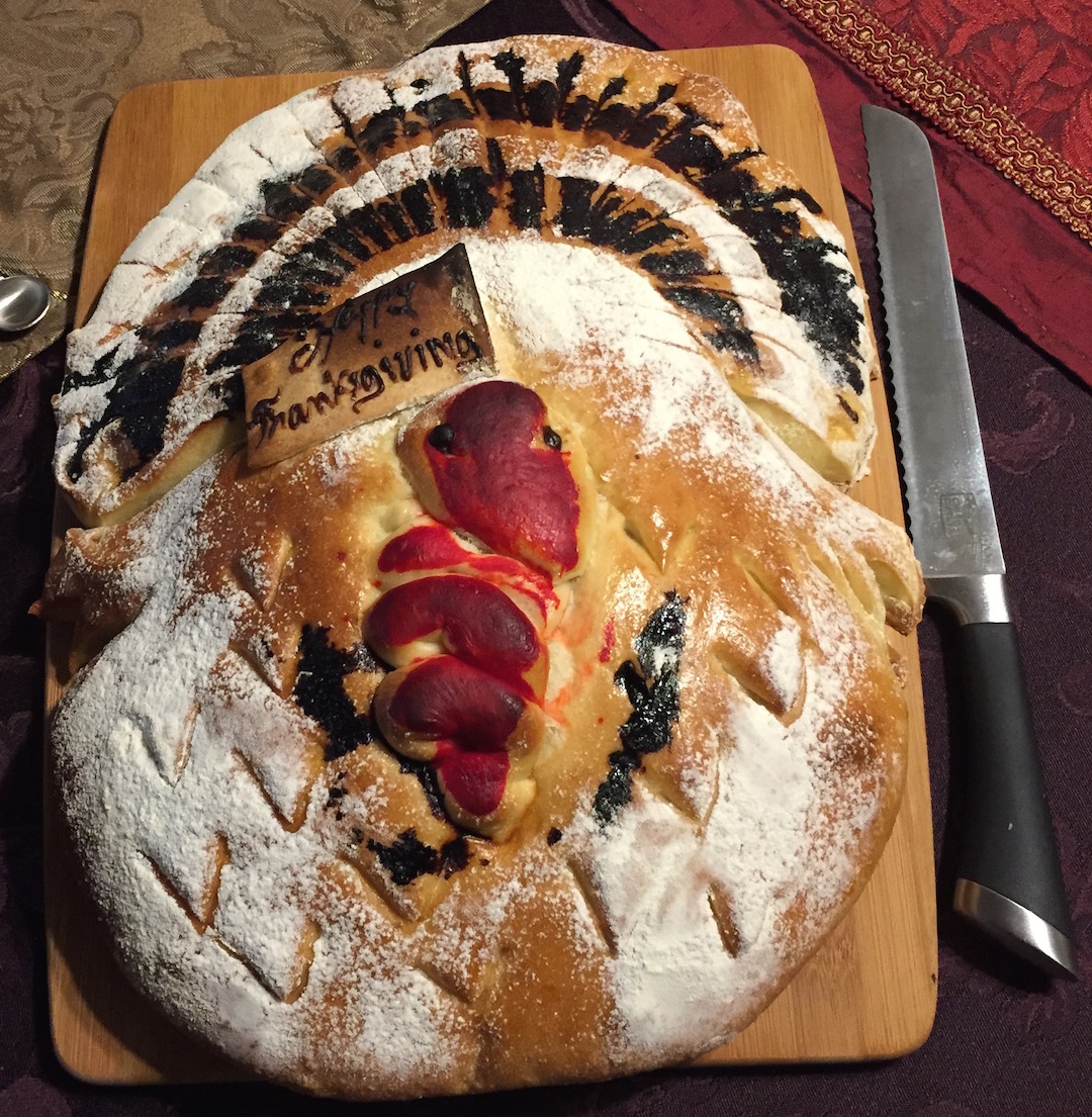 Photo of a loaf of bread shaped like a turkey